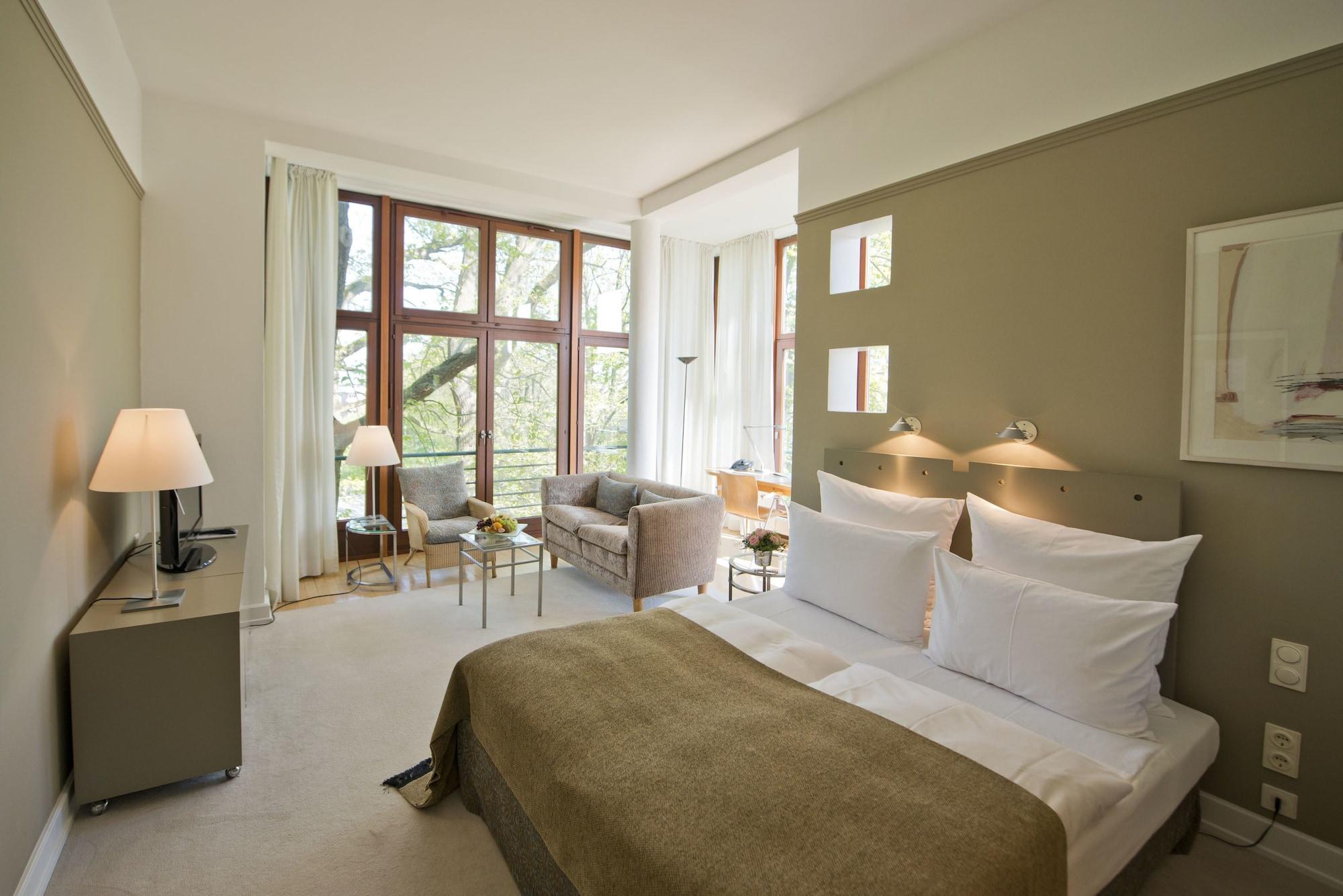 Privathotel Lindtner Hamburk Exteriér fotografie A room at the Hotel Axelmannstein