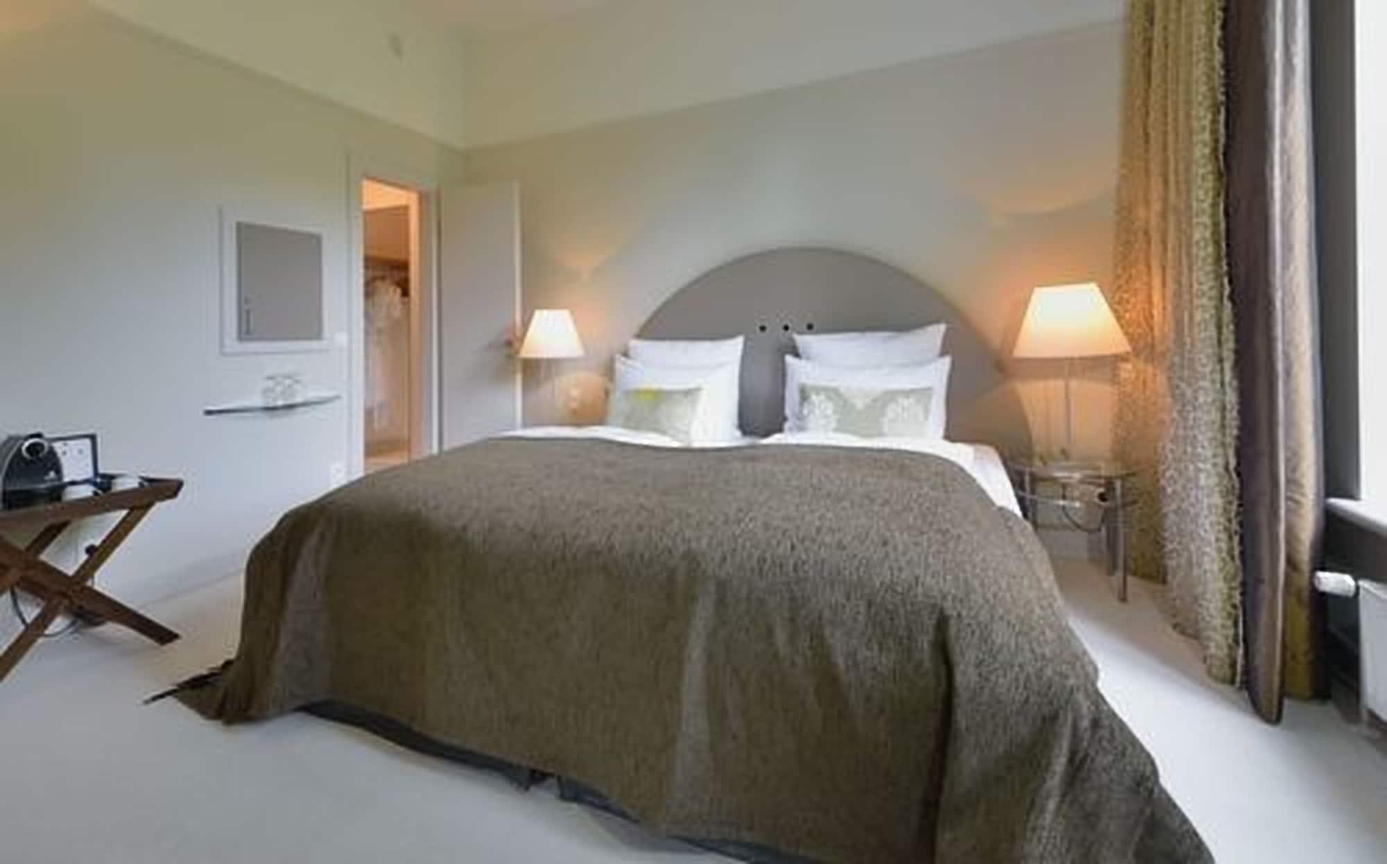 Privathotel Lindtner Hamburk Exteriér fotografie A bedroom at the hotel
