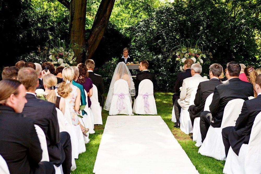 Privathotel Lindtner Hamburk Exteriér fotografie A wedding ceremony