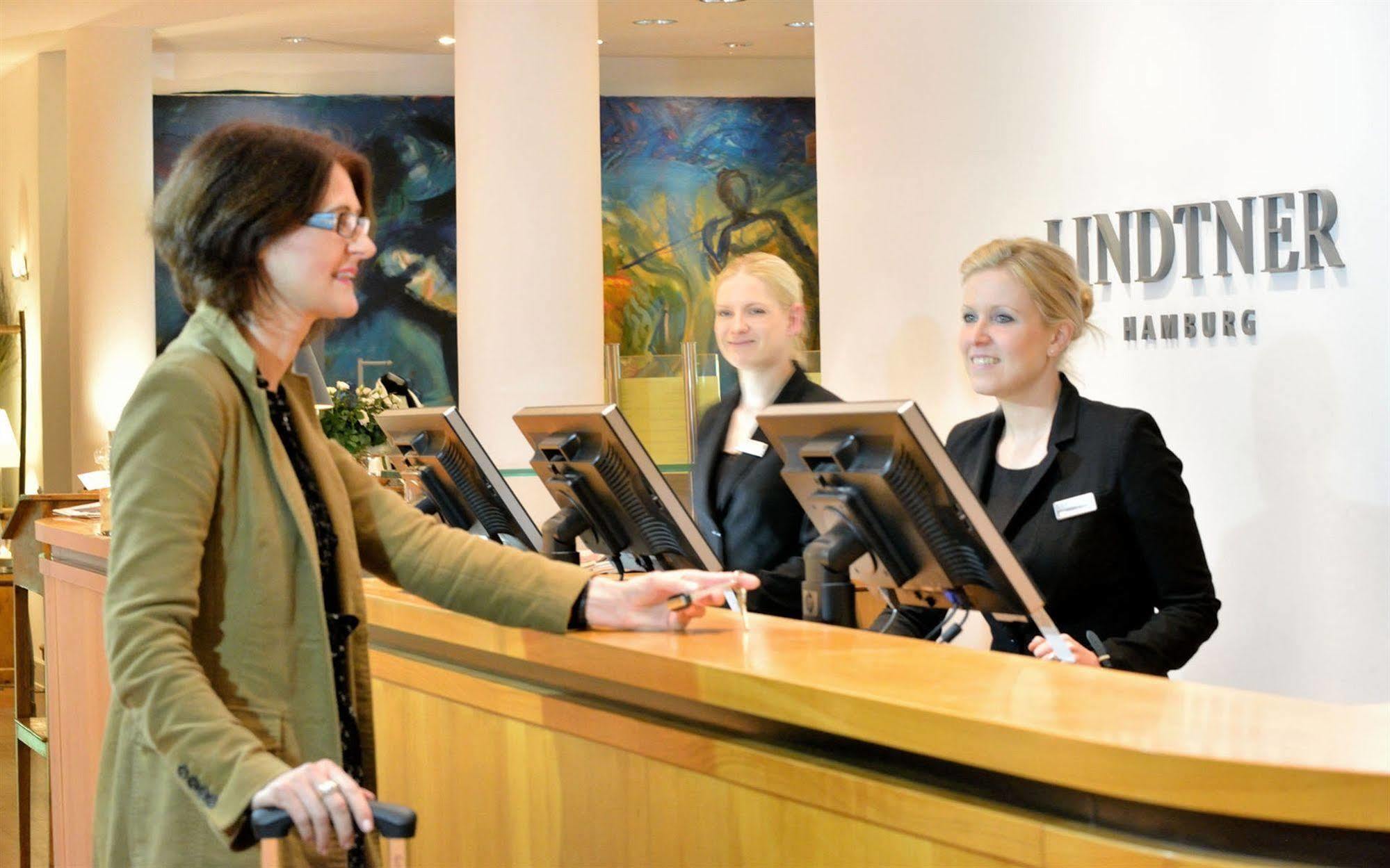 Privathotel Lindtner Hamburk Exteriér fotografie Reception at the Lindtner Hotel, Hamburg