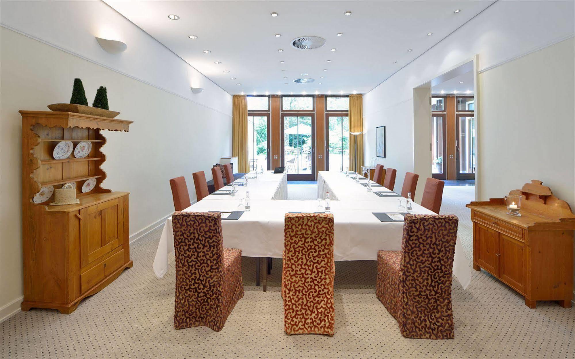 Privathotel Lindtner Hamburk Exteriér fotografie The meeting room of the Federal Council